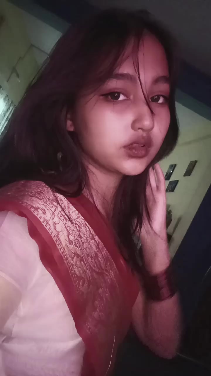 @YANA GURUNG👅