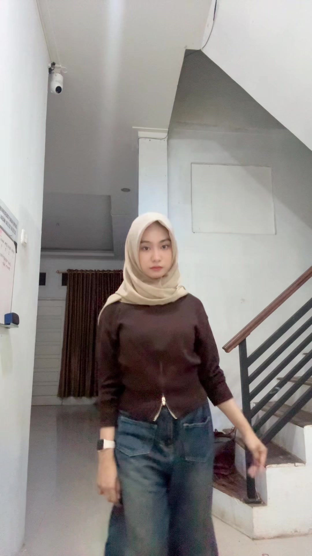 @Bella