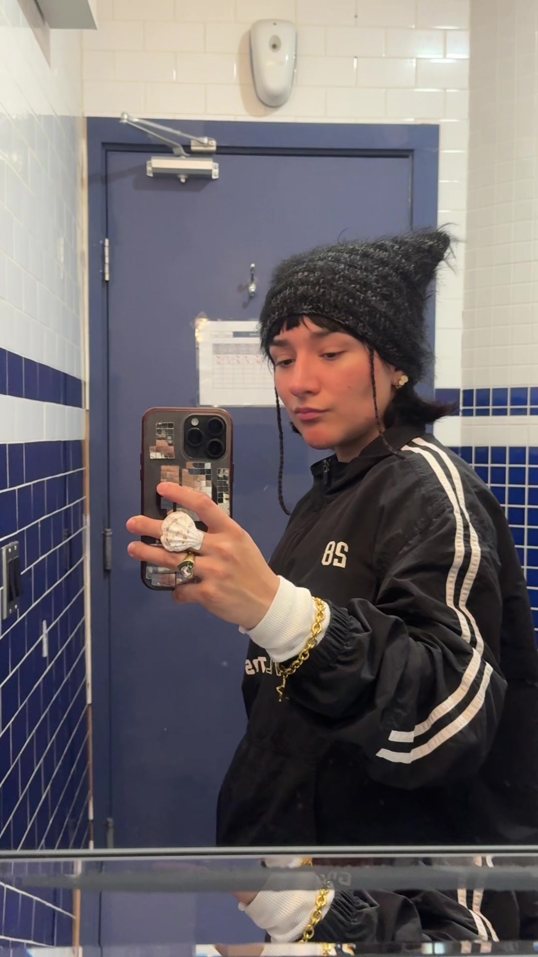 @Monicaabascal