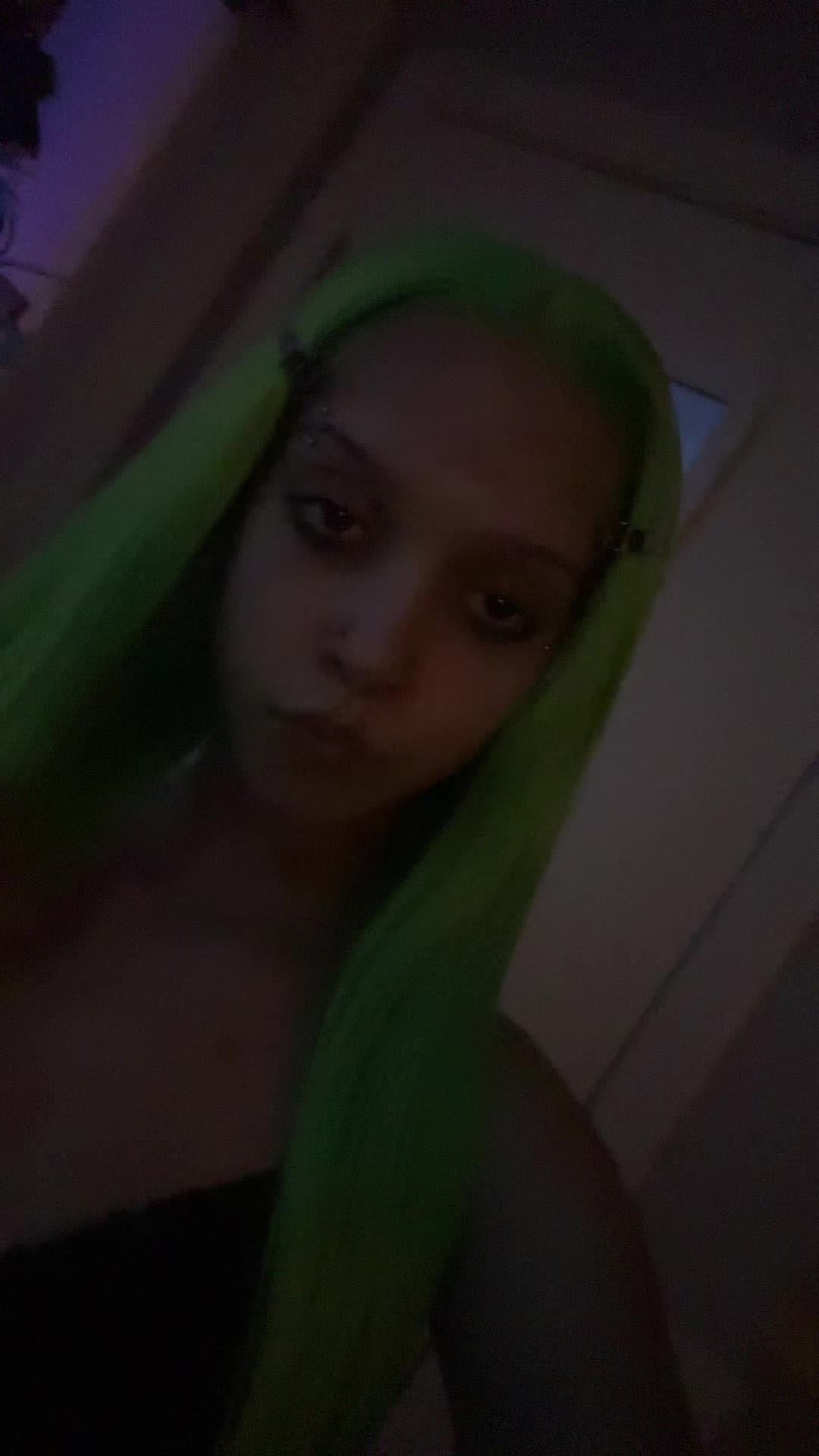 @🧟&zwj;♀️