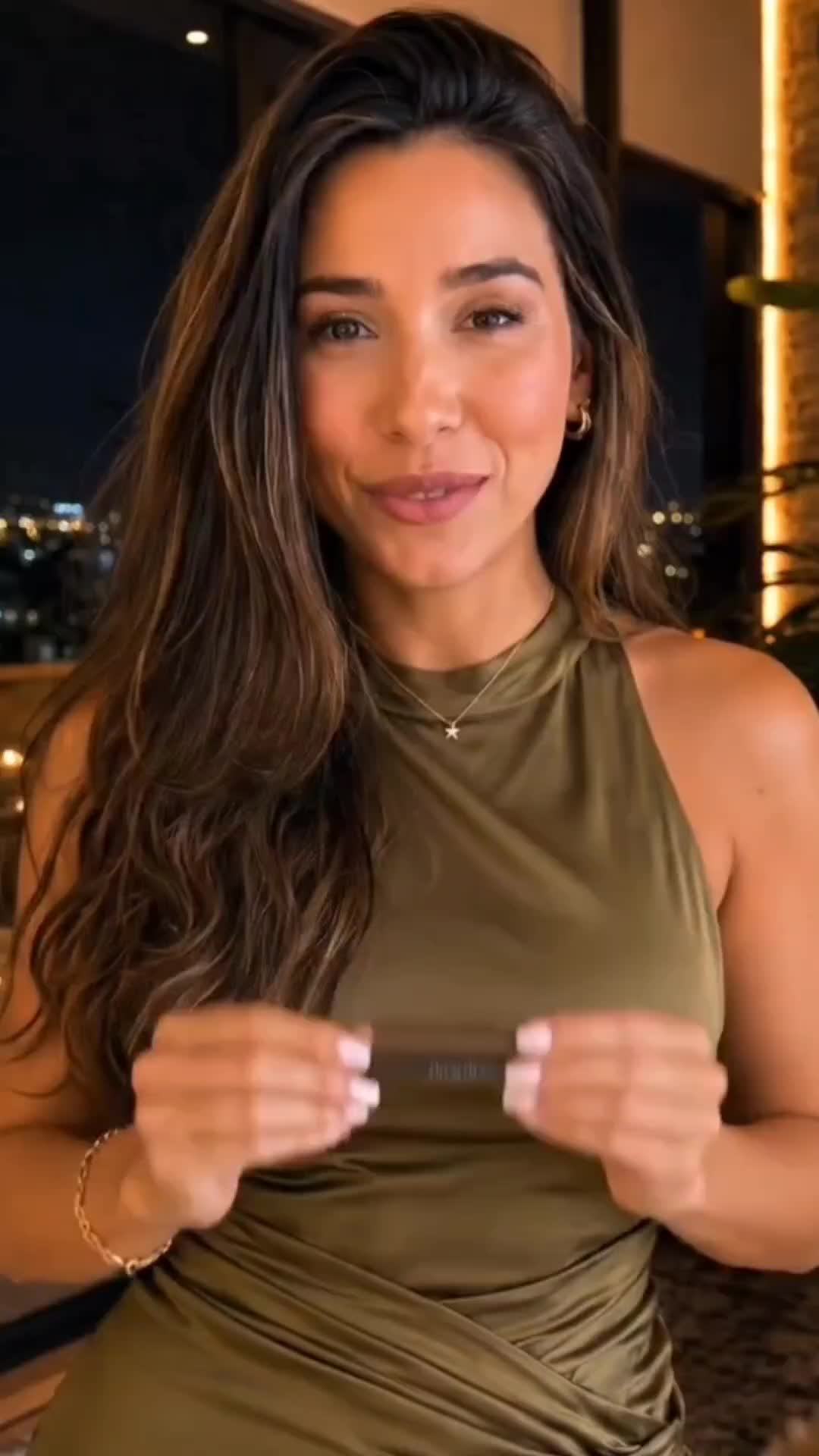 @elarisofficial