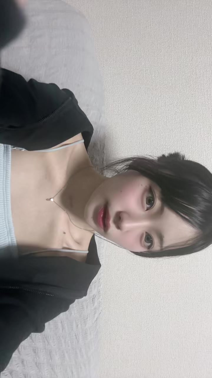 @ユリ