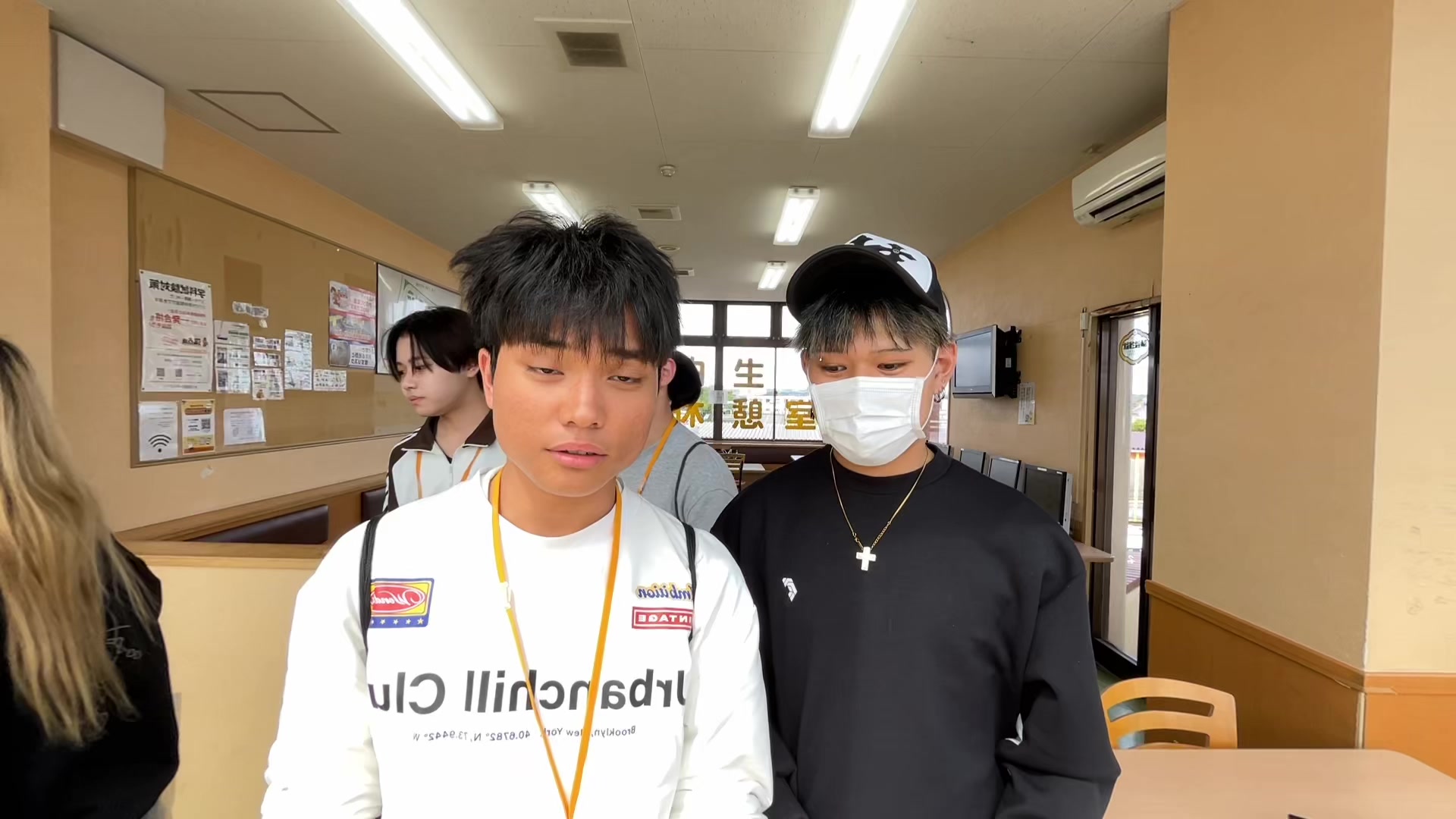 @デセン
