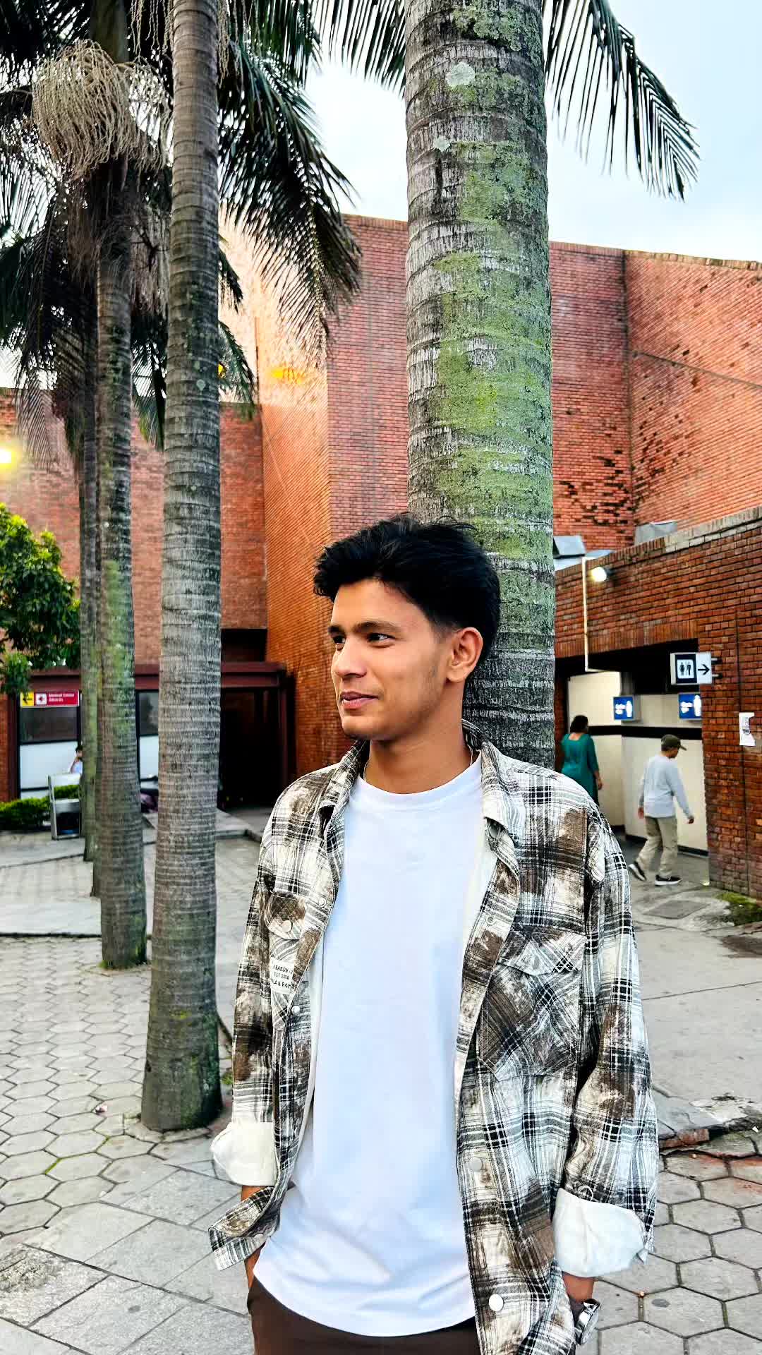 @Bhatta🫥