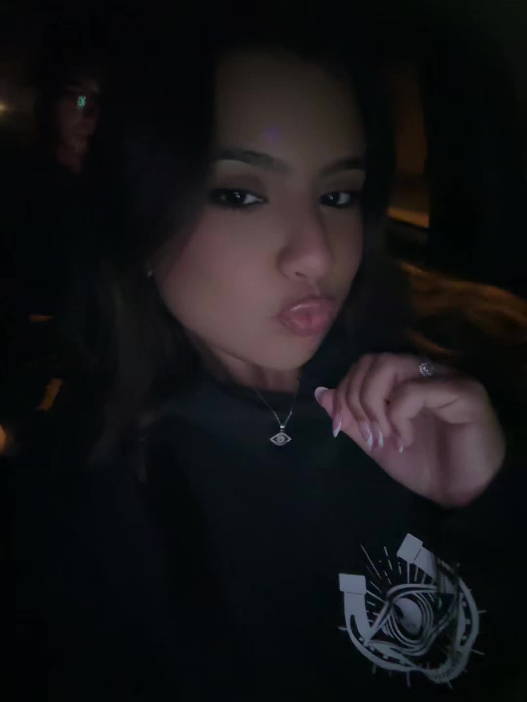 @laura