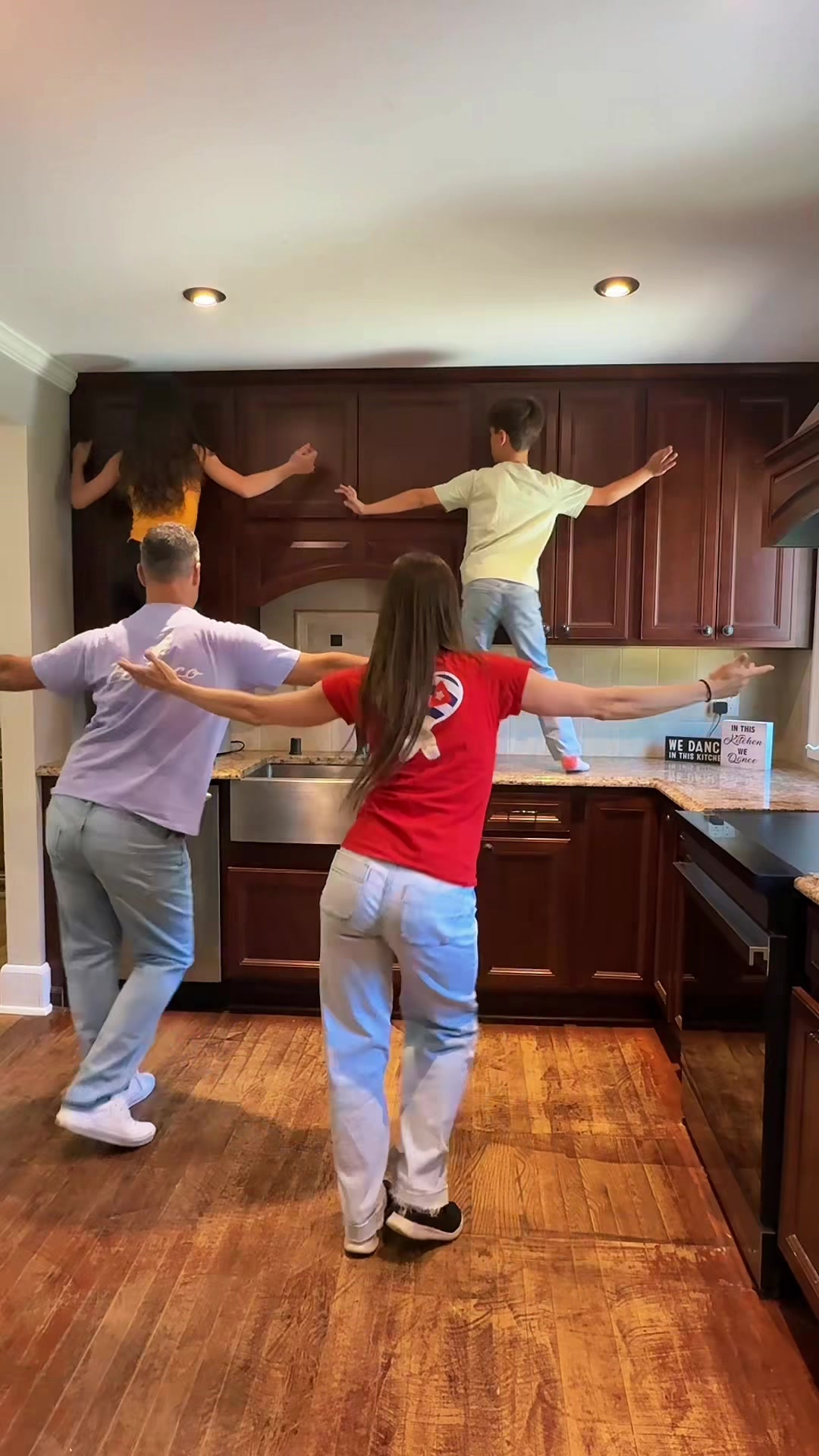 @The Dancing Family