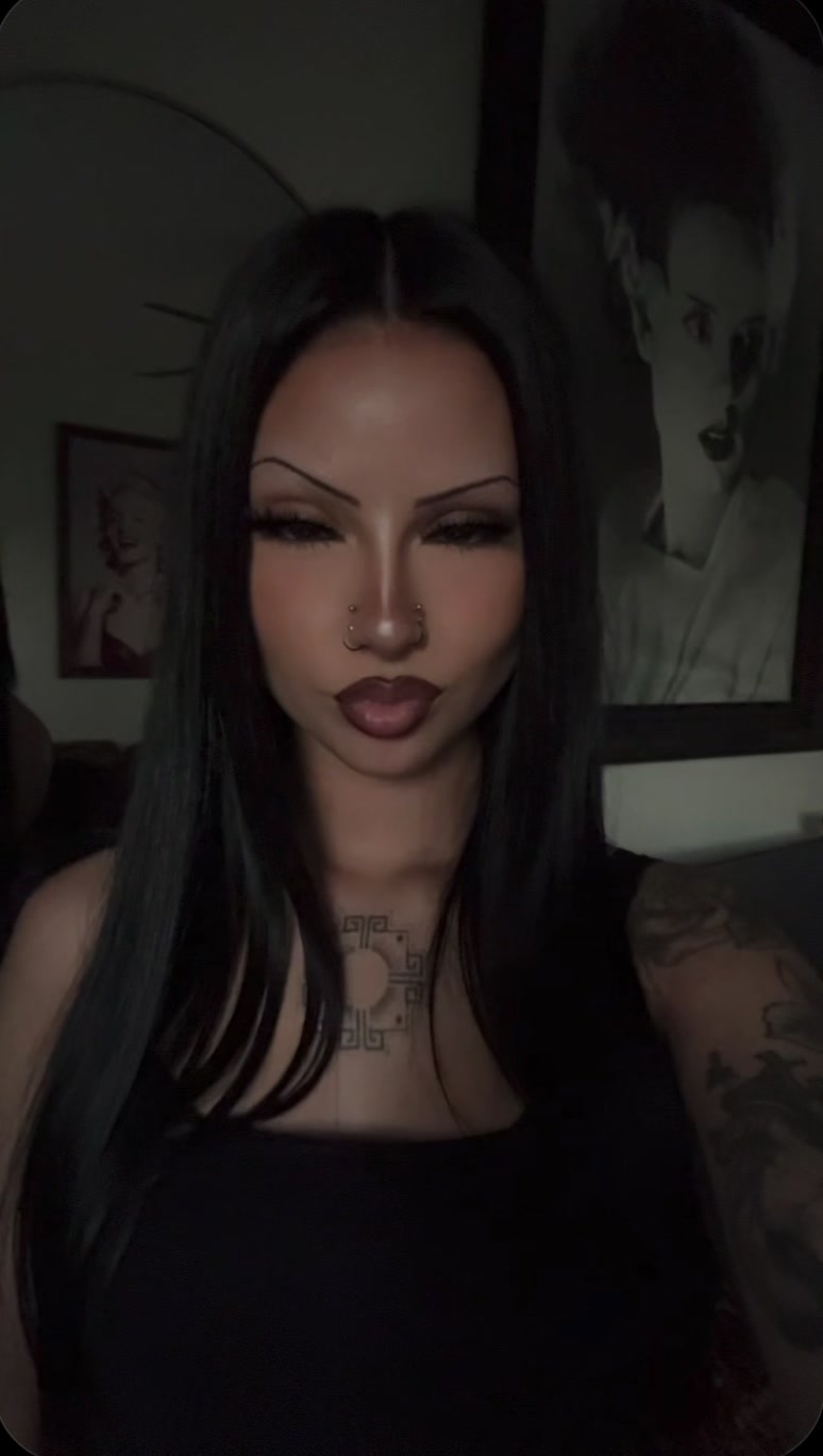 @𝔡𝔢𝔢✯