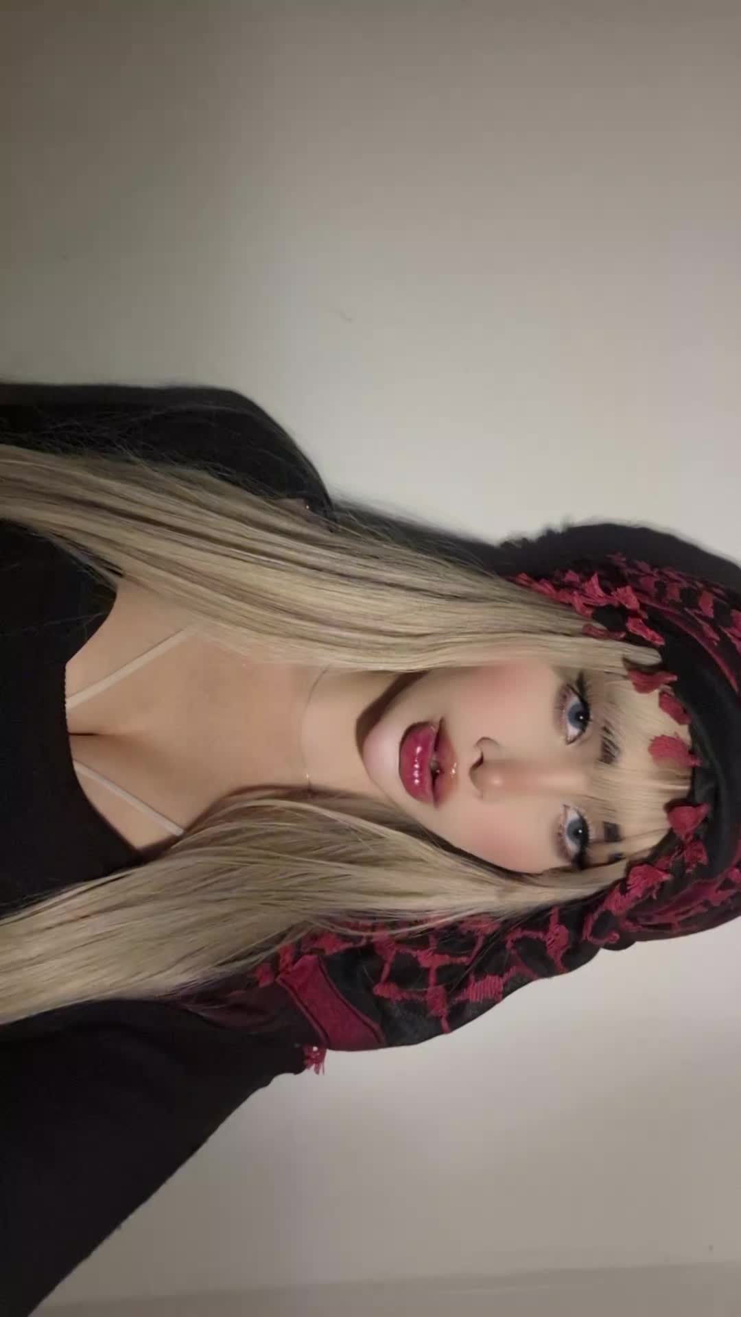 @elena