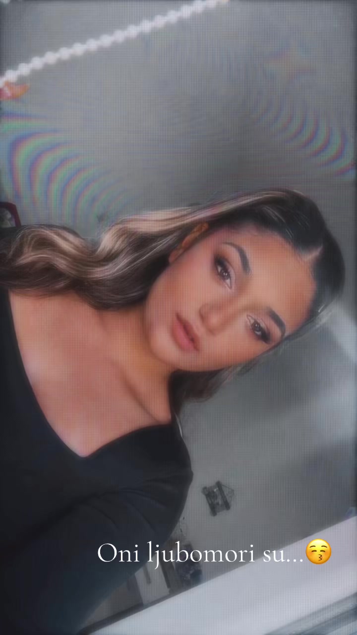 @Aksić👧🏽