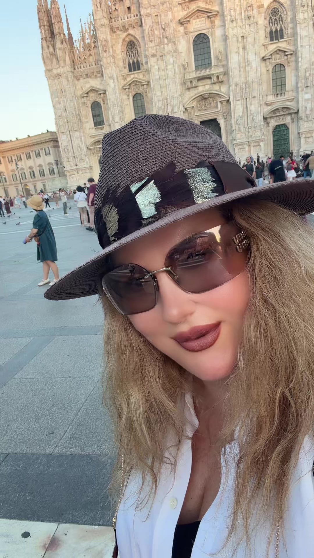 @Queen of Selfie