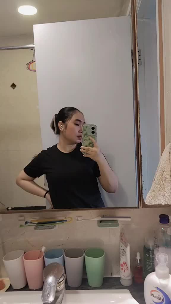 @Queen_Bee๐๐ญ๐ฐ