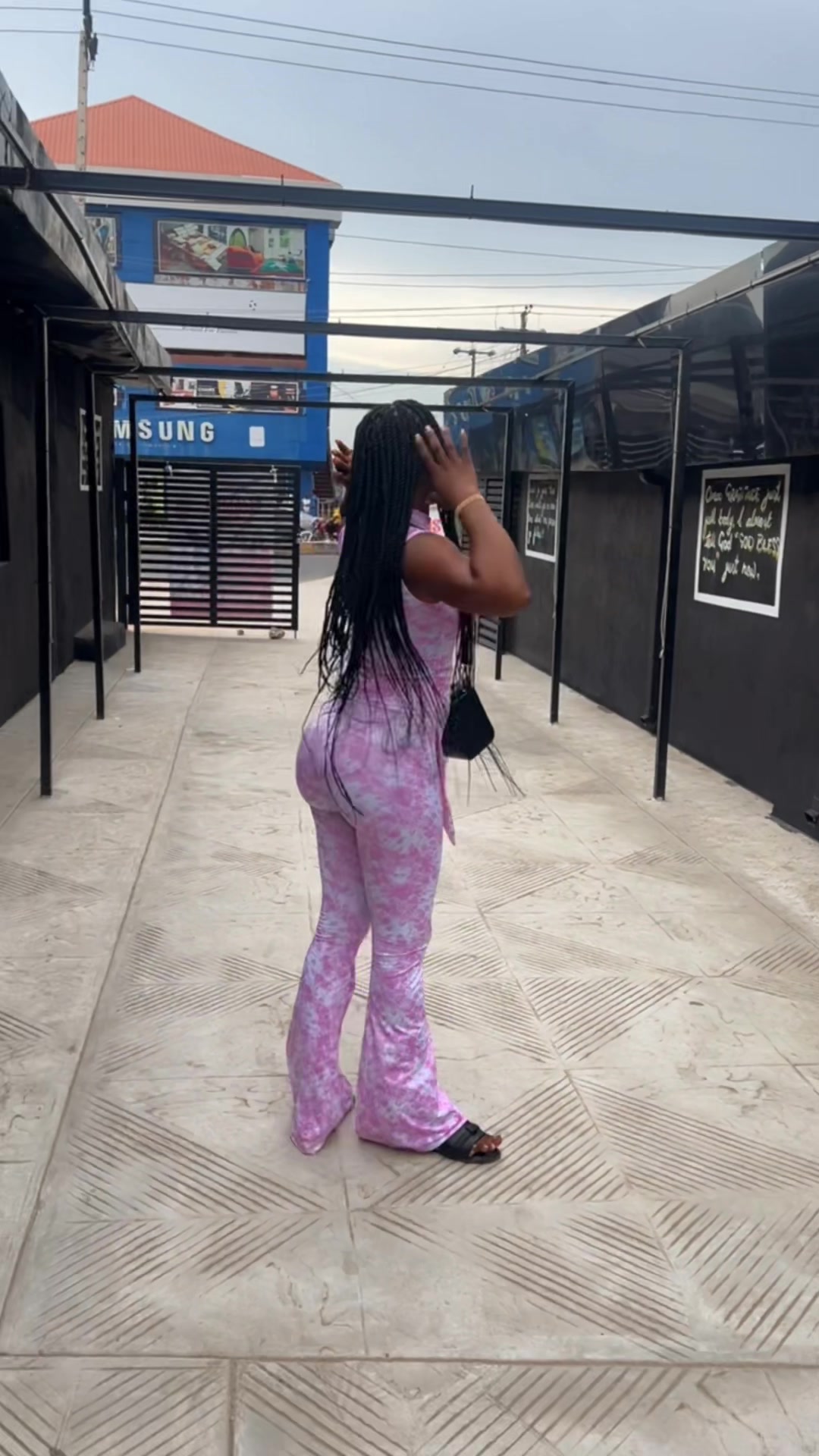 @Queen Esther Item finest ❤️💋
