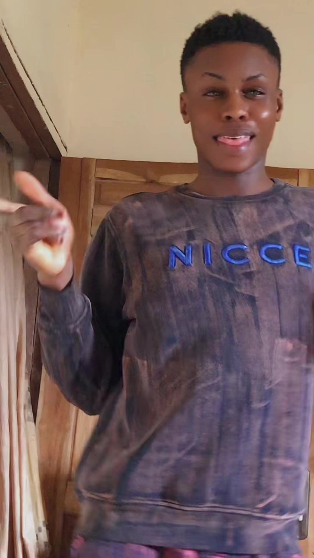 @shalomthefemboy