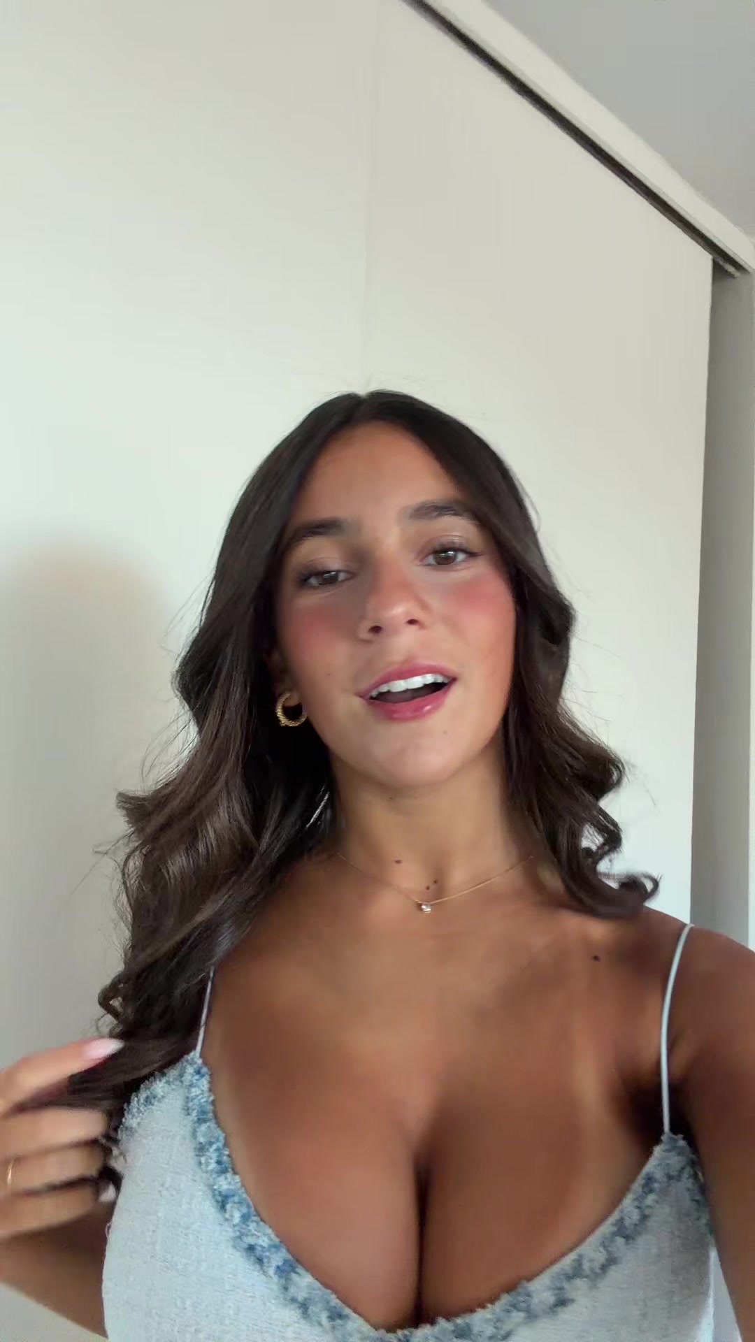 @whoevenisellashay