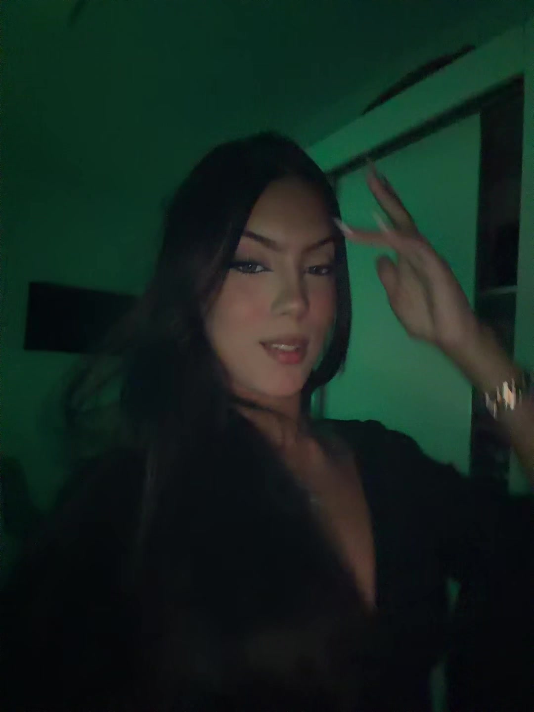 @llaramrtns