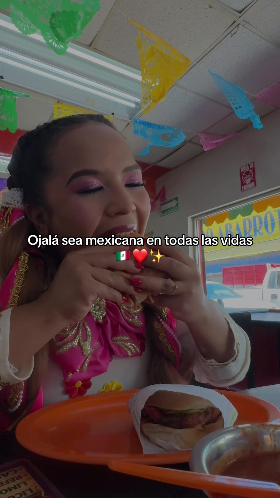 @Monica G González