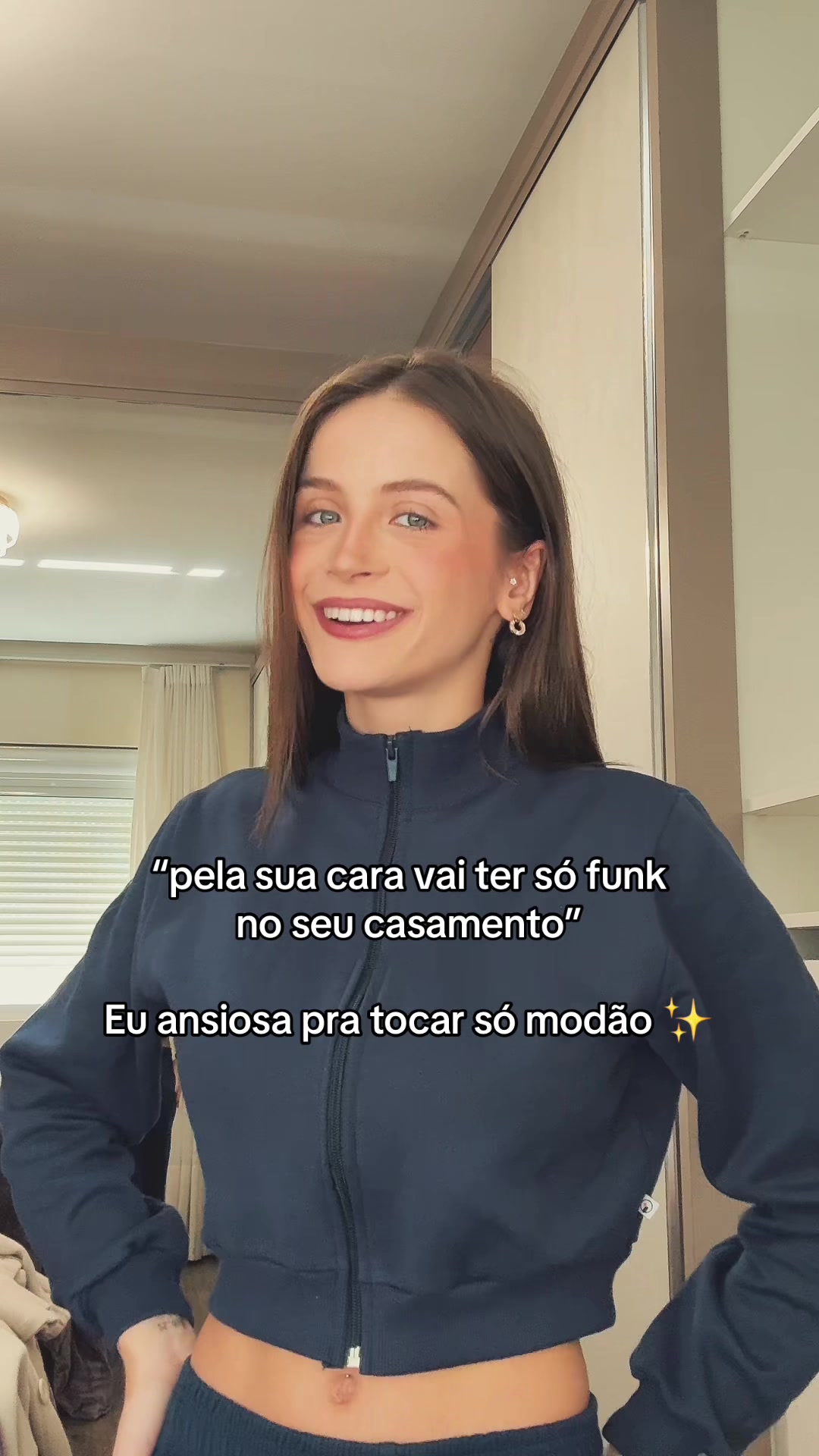 @Maria Nicolly