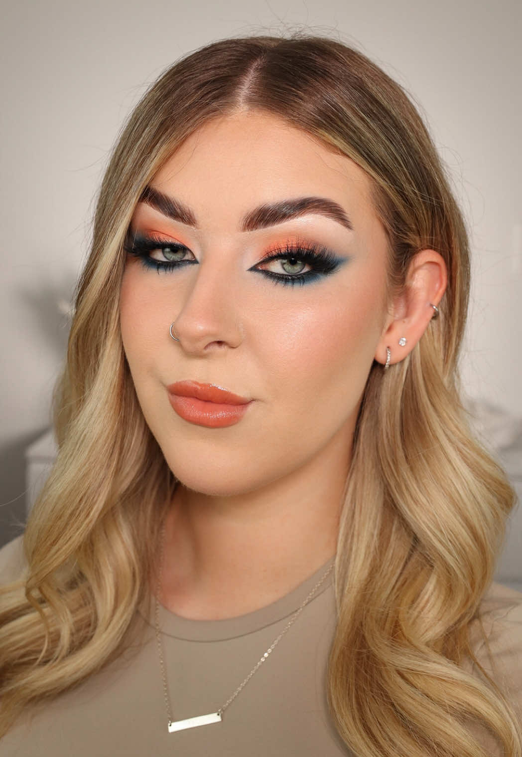 @Alix | Creative Makeup Content