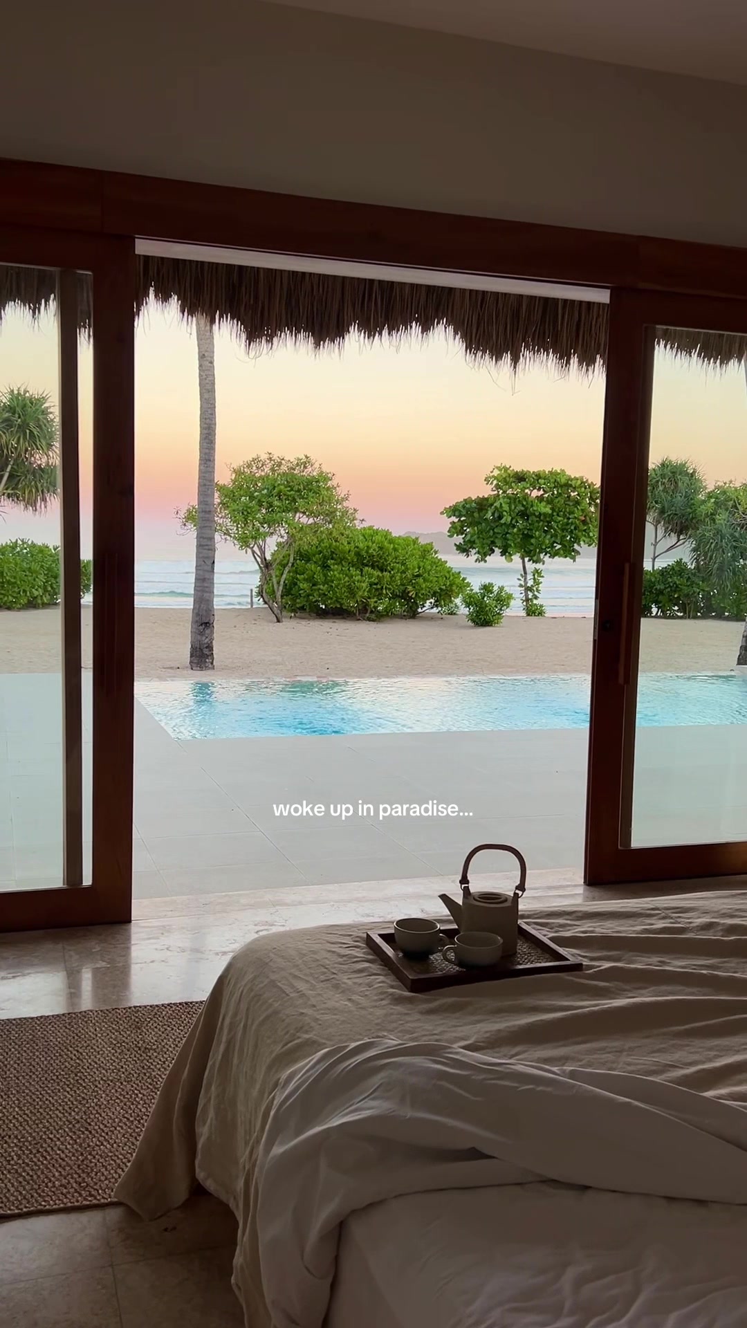 @Aimee Bell - Travel & Life