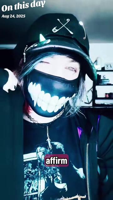 @☆ E҉C҉H҉O҉ ⛧ 🇨🇦