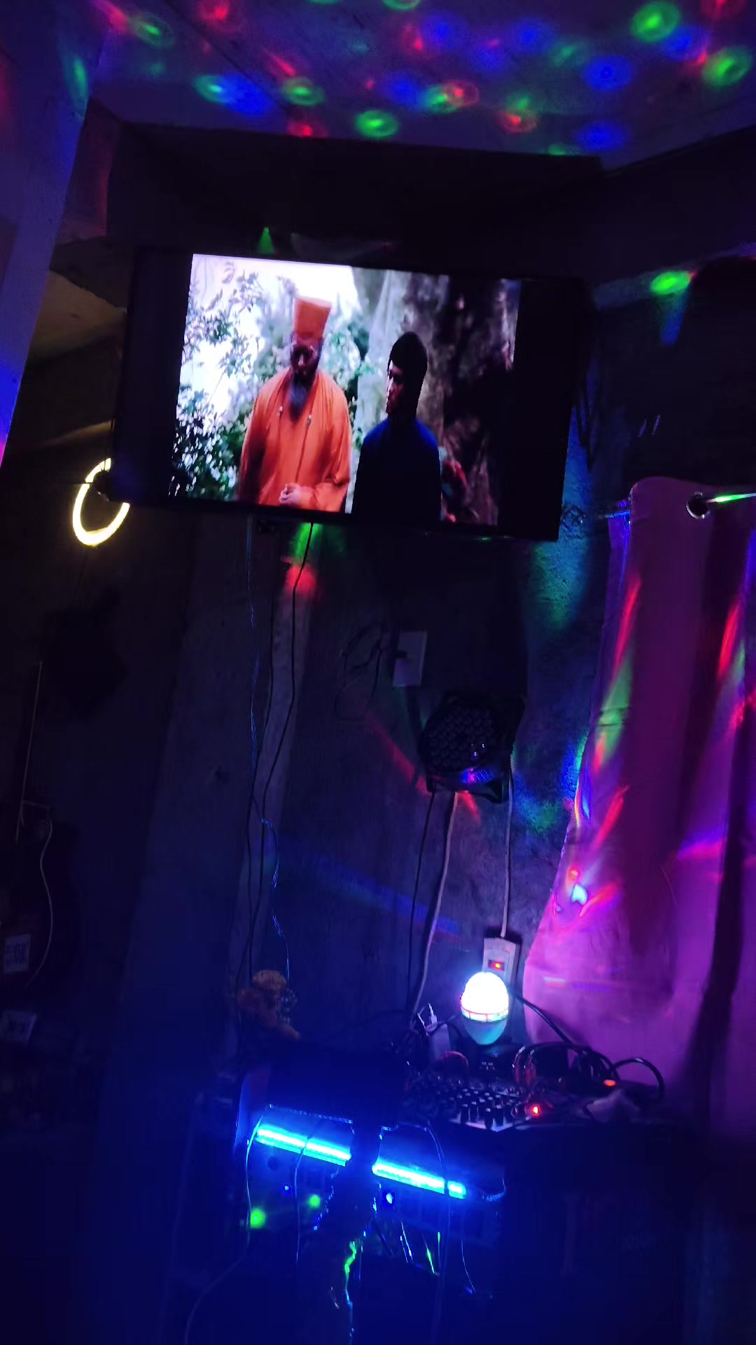 @Barber music lover's tv