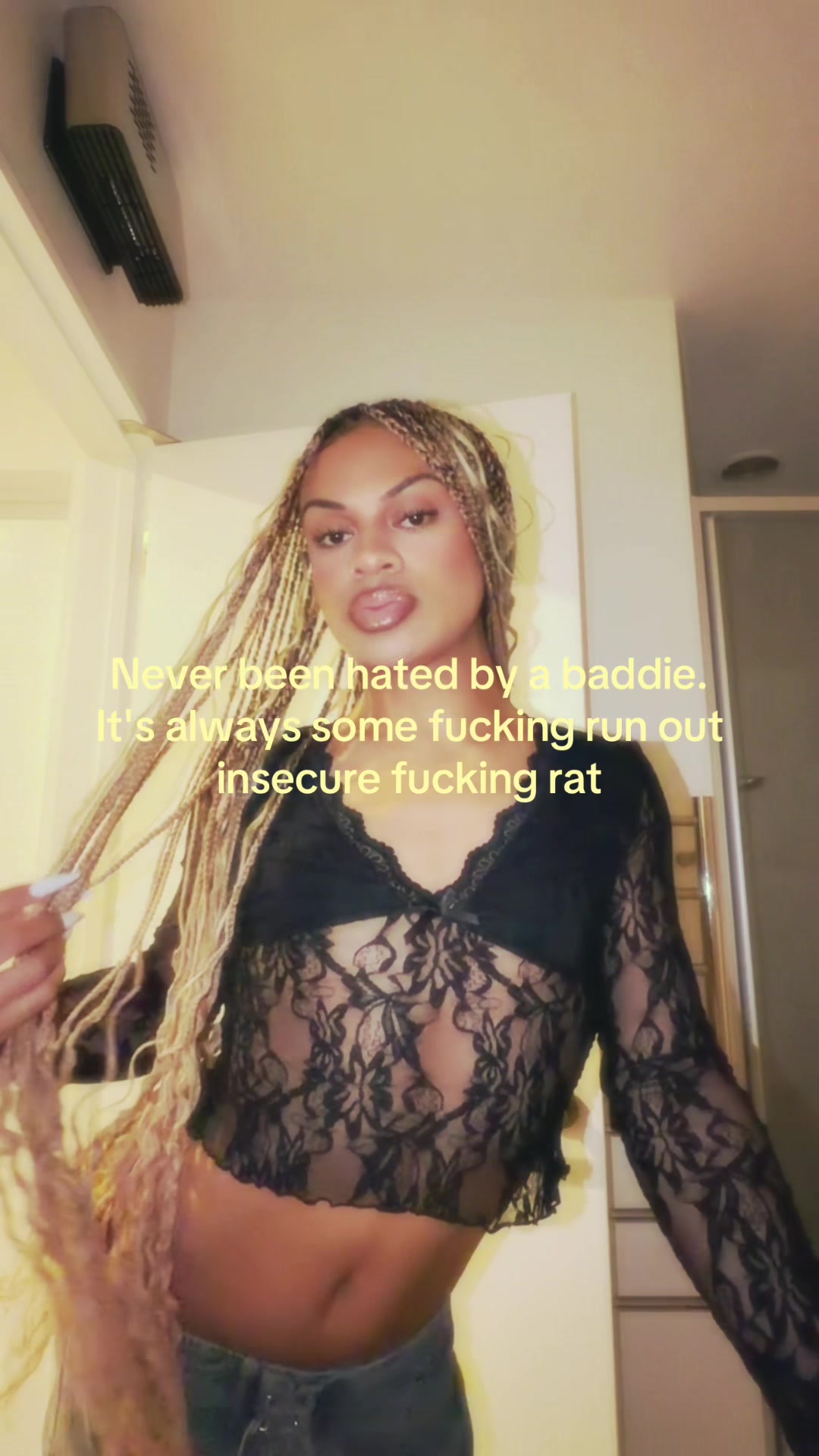 @evilelaloata