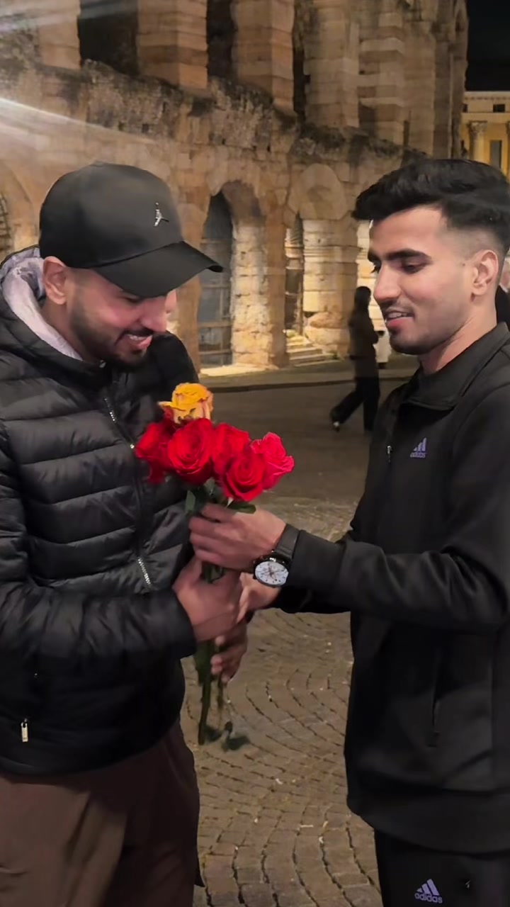 @SARFRAZ 🥀🖤