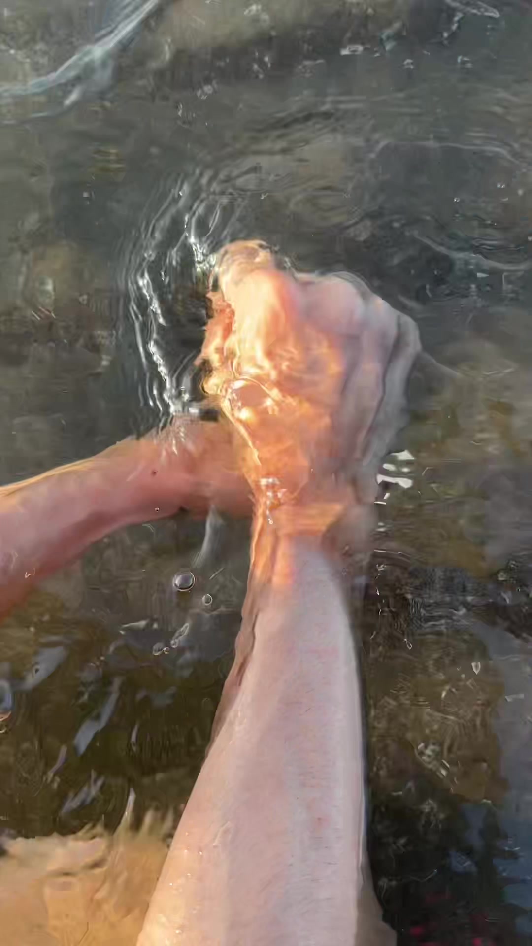 @U1DB3BI
