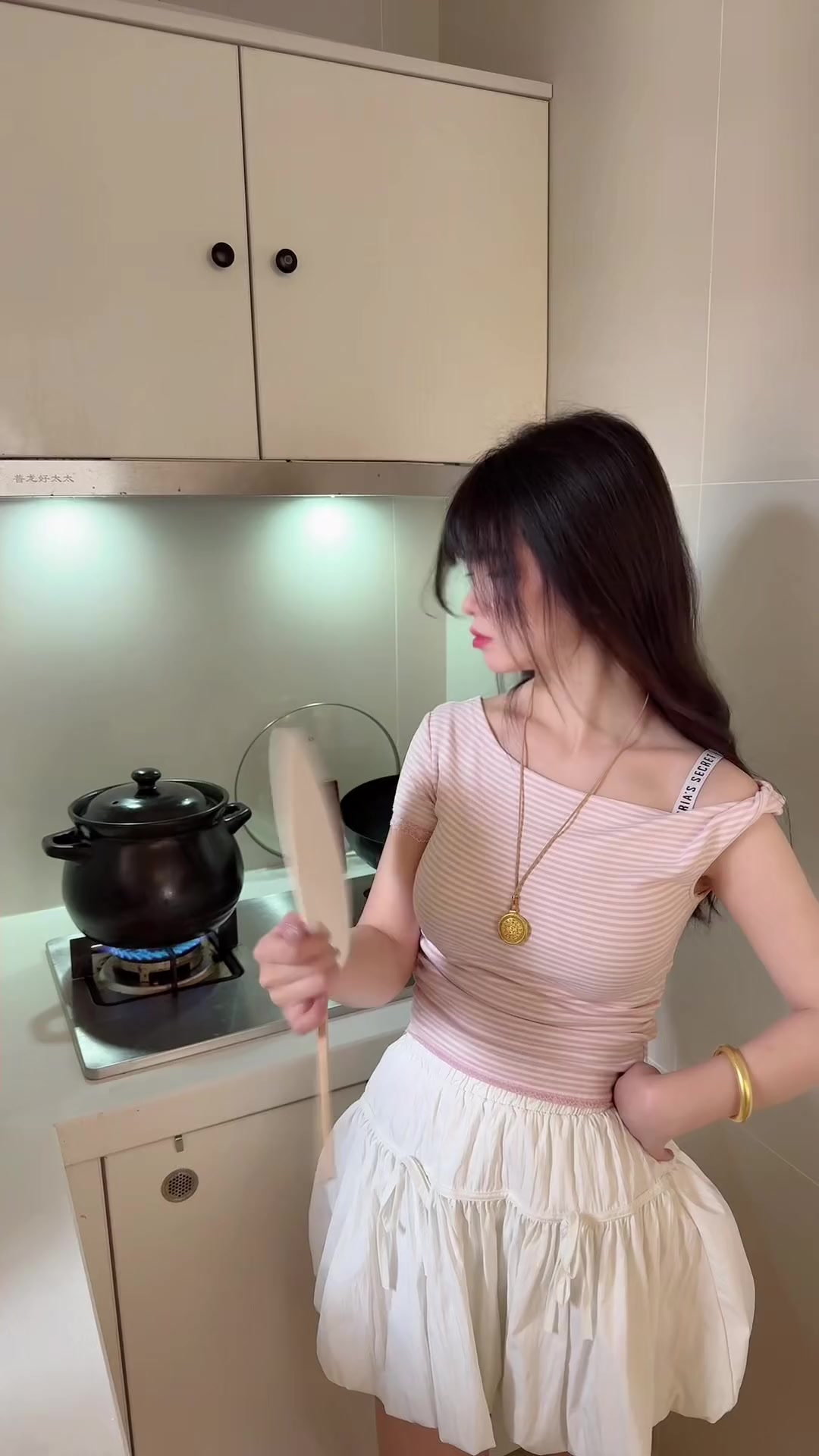 @干饭小困困