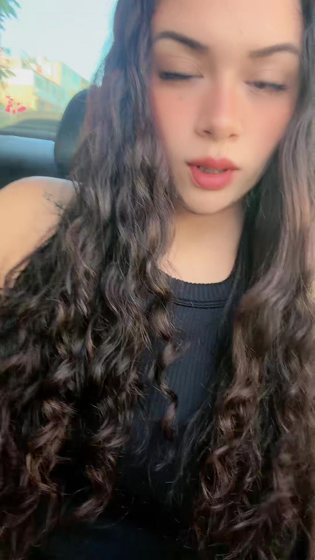 @alissonotarola