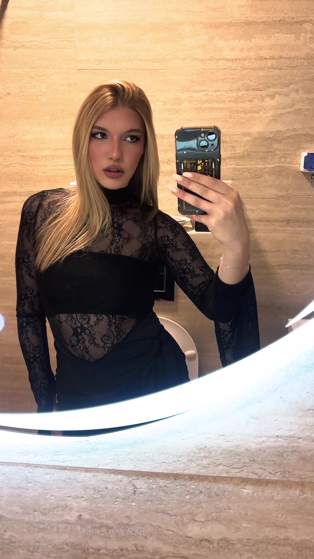 @andjela
