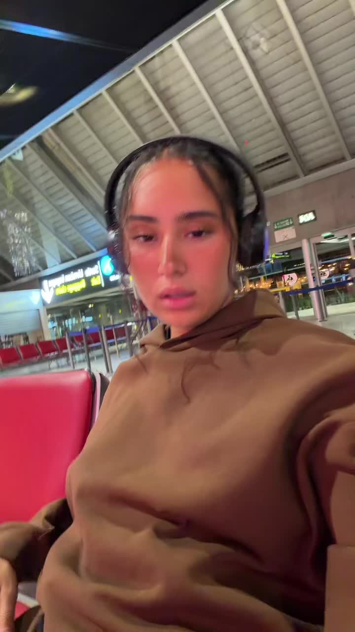 @...