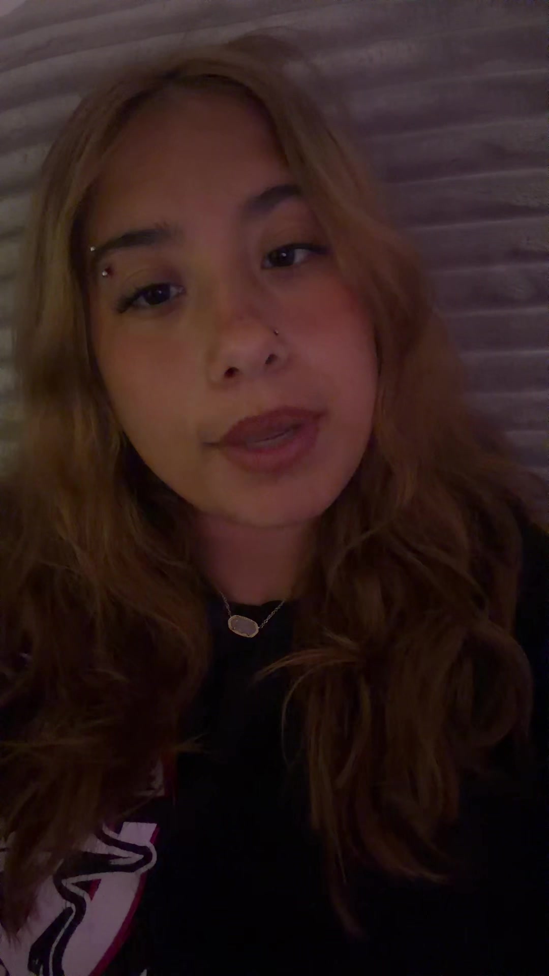 @miavela333