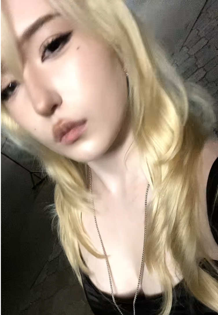 @依琳娜