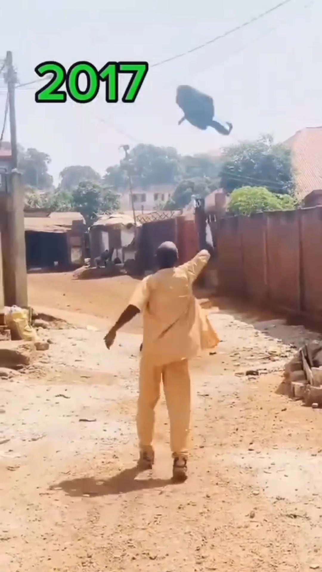 @&Aring;QẼėŁ