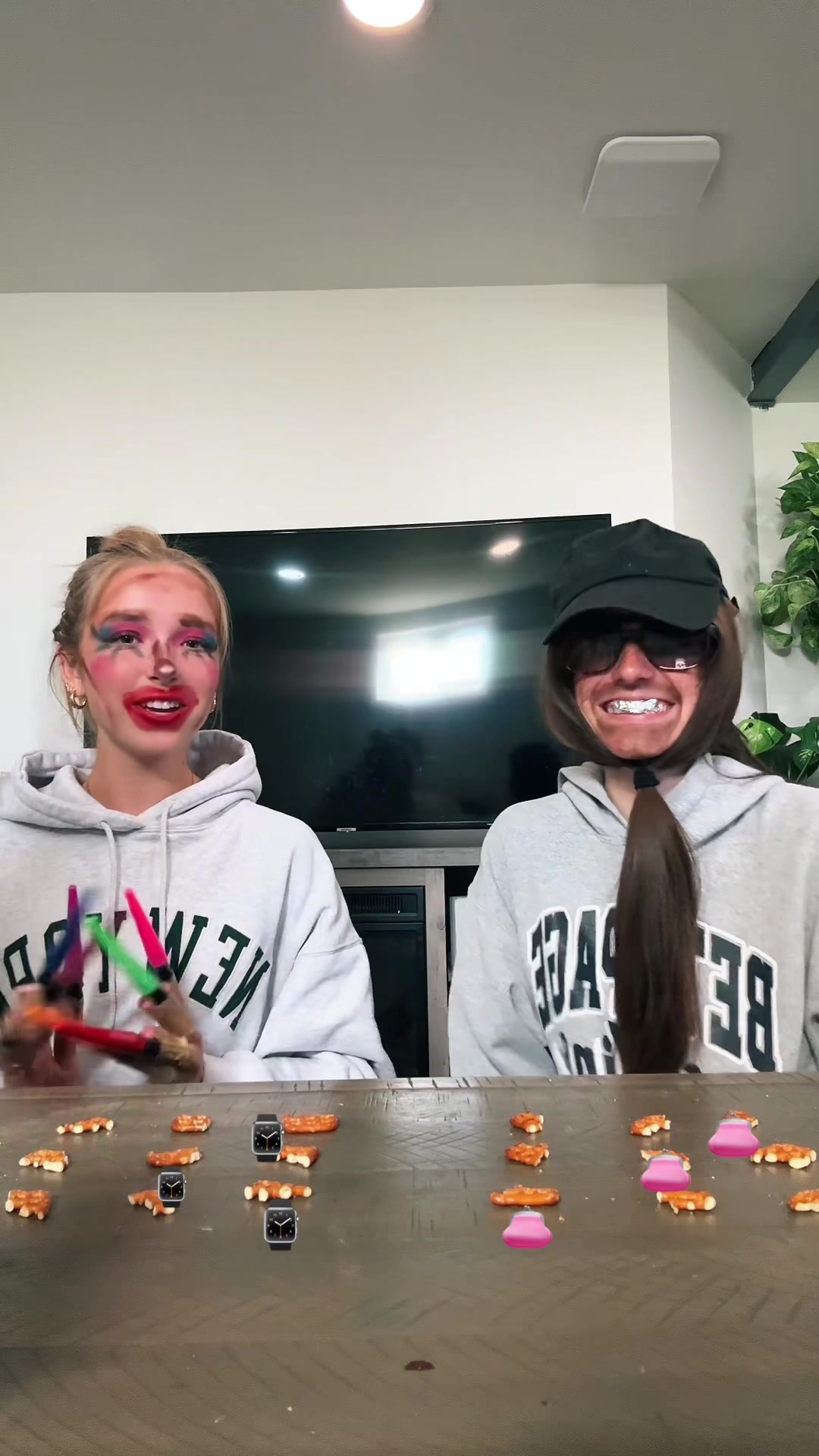 @👩🏼👩🏼