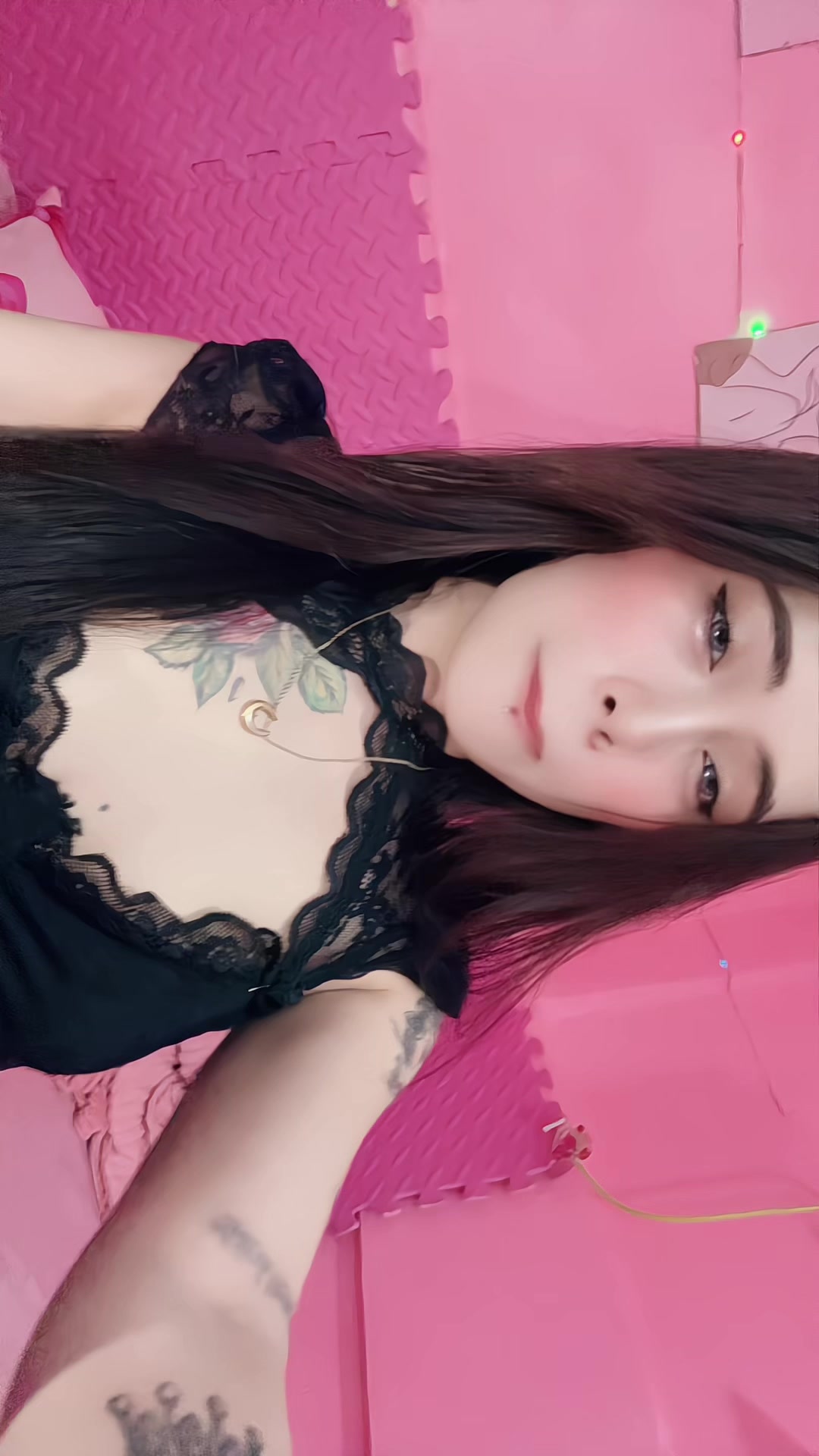 @strwberry🍓