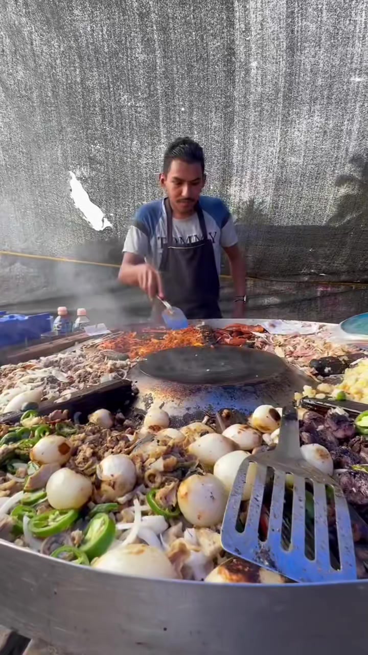 @tolucastreetfood