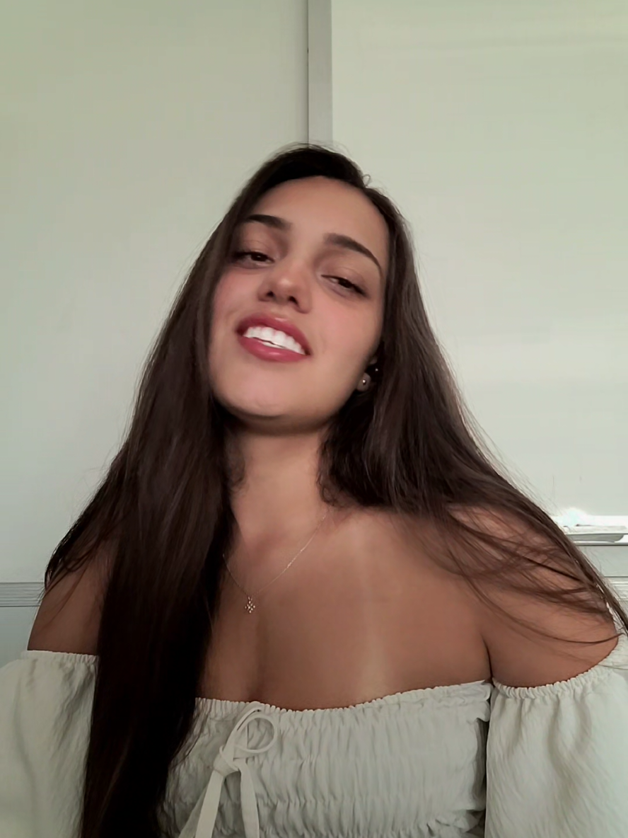 @Lara_Lu&iacute;za