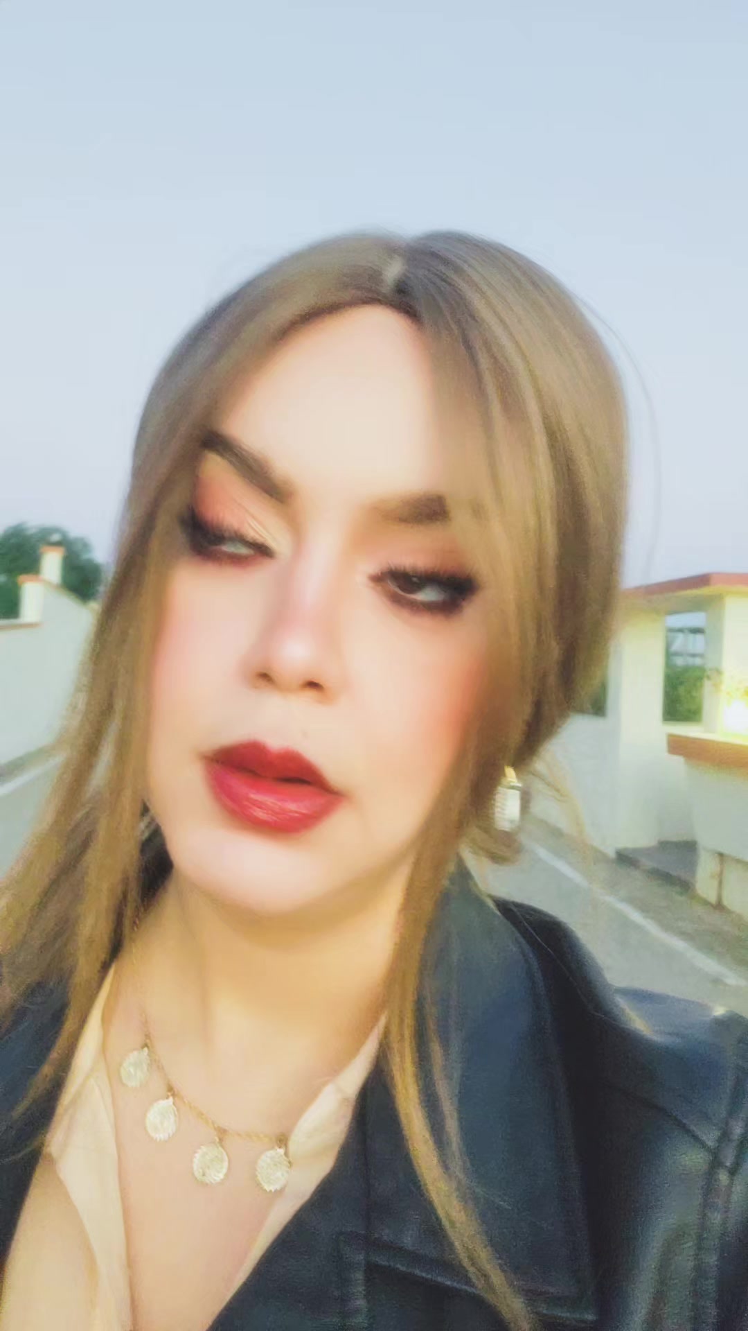 @Faty Queen B