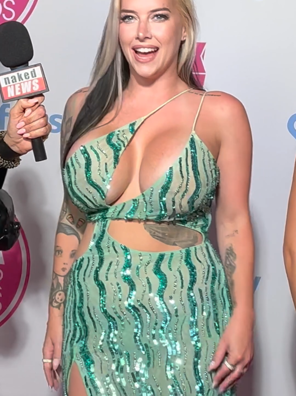 @Naked News