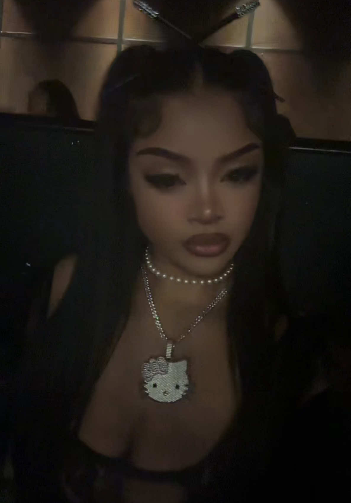 @[ AMIA VEL&Eacute;Z ]