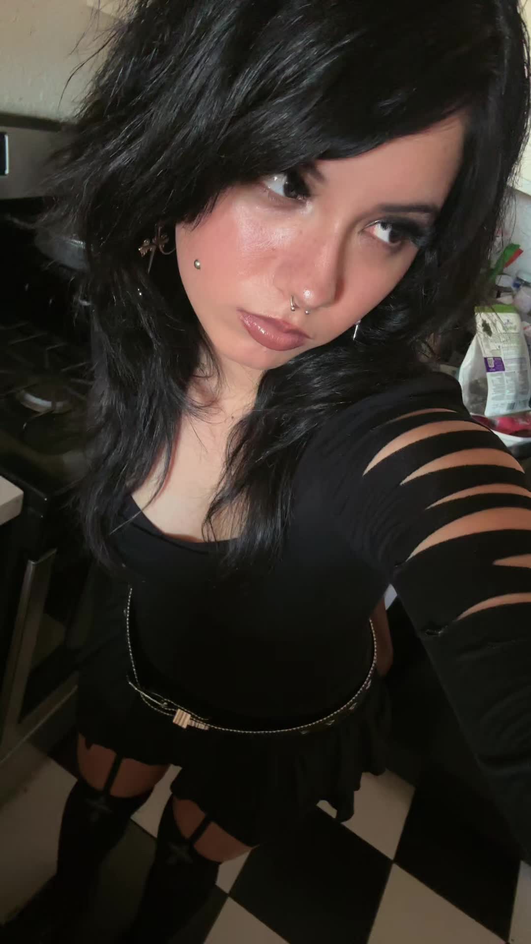 @dyinglivegirll