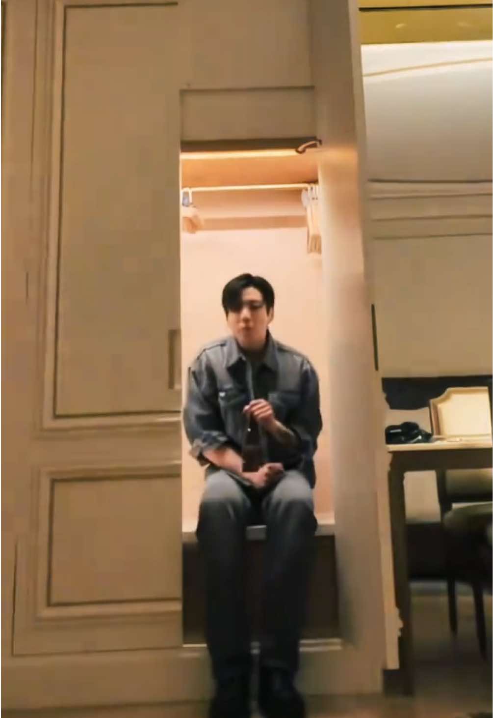 @ᴹʸ ⁿᵃᵐᵉ ⁱˢ ᴶᴷ&middot;