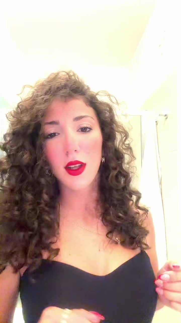 @Desyreecottone
