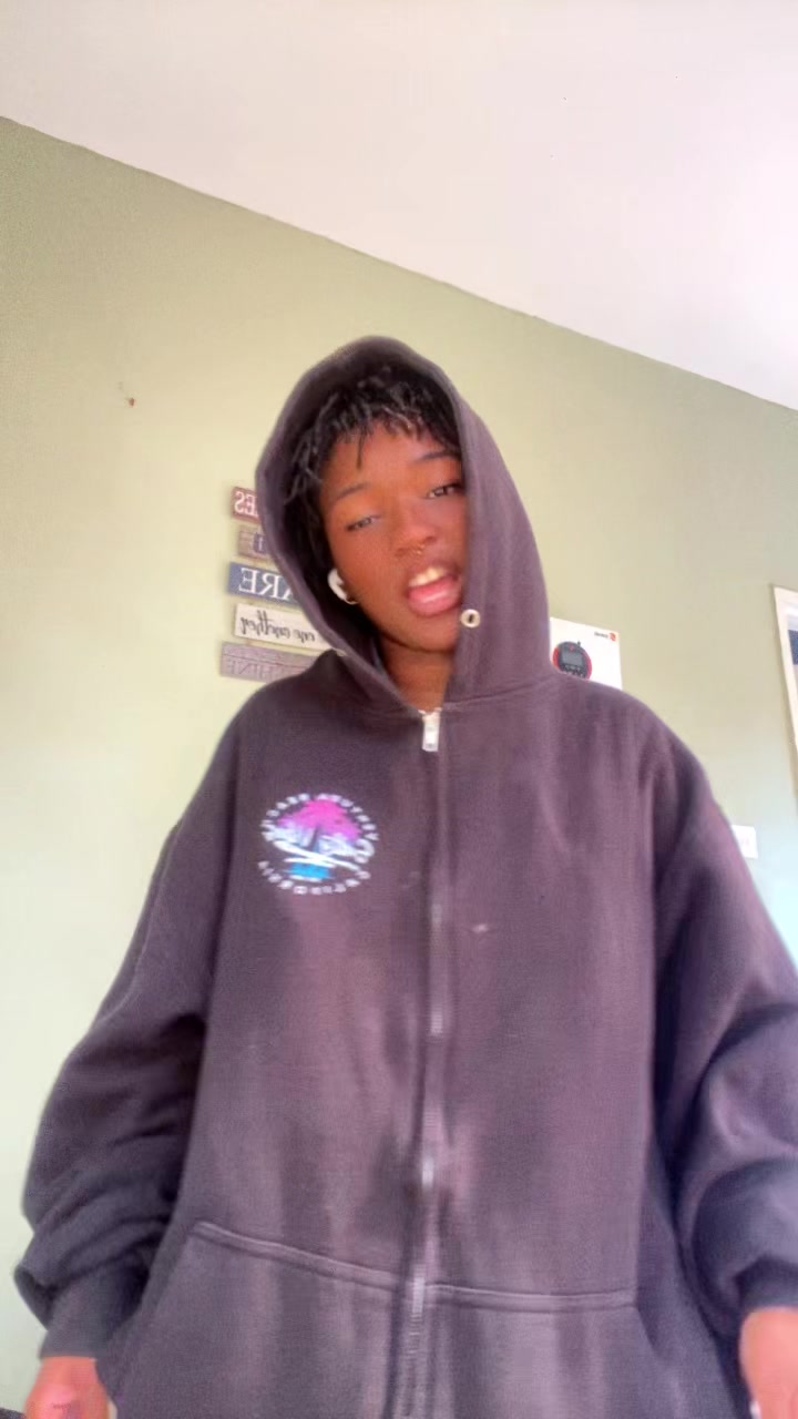 @ellyyy_zw