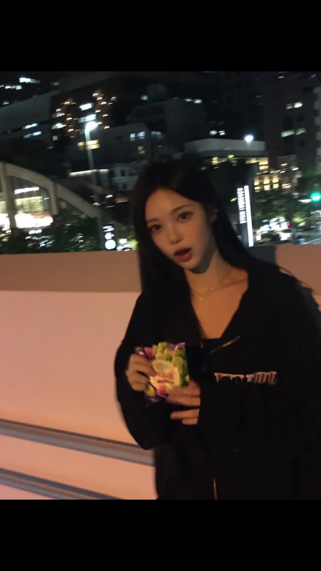 @T