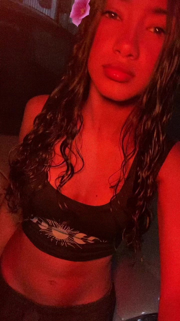 @Valentina🖤.