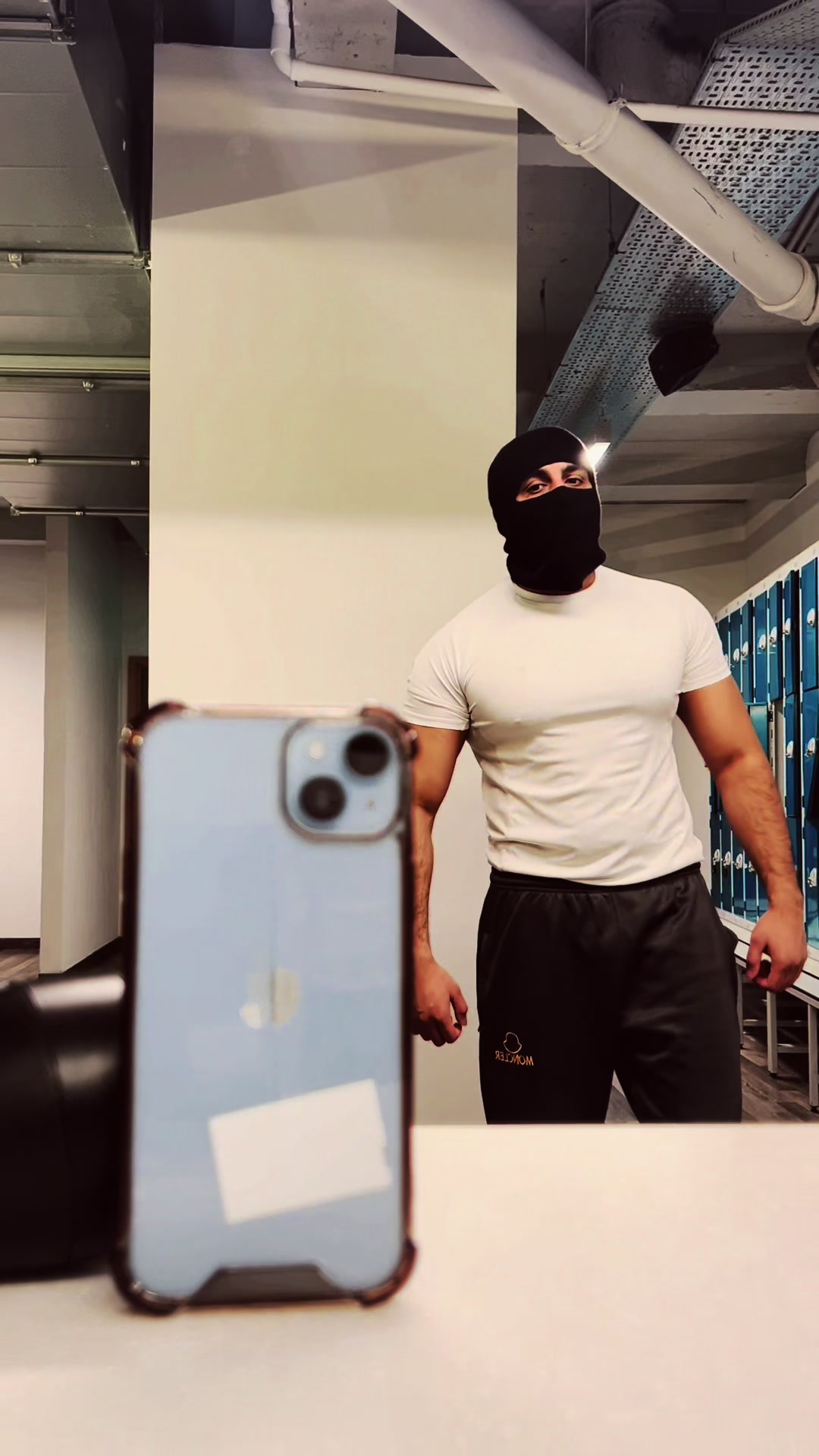 @VlogsByAli