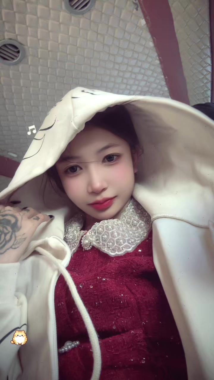 @小英[?] 14.7K🇱🇦🇹🇼 🤍